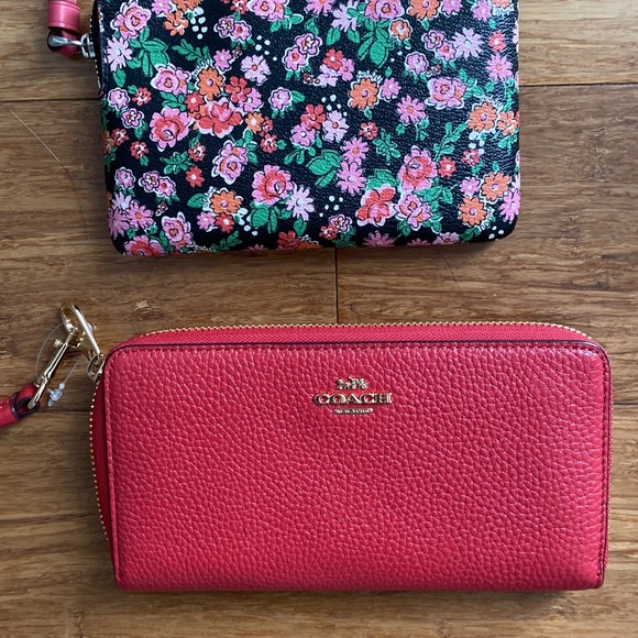 NWT! Coach Reversible Floral tote w/bonus pouch 5 set- - Picture 7 of 12